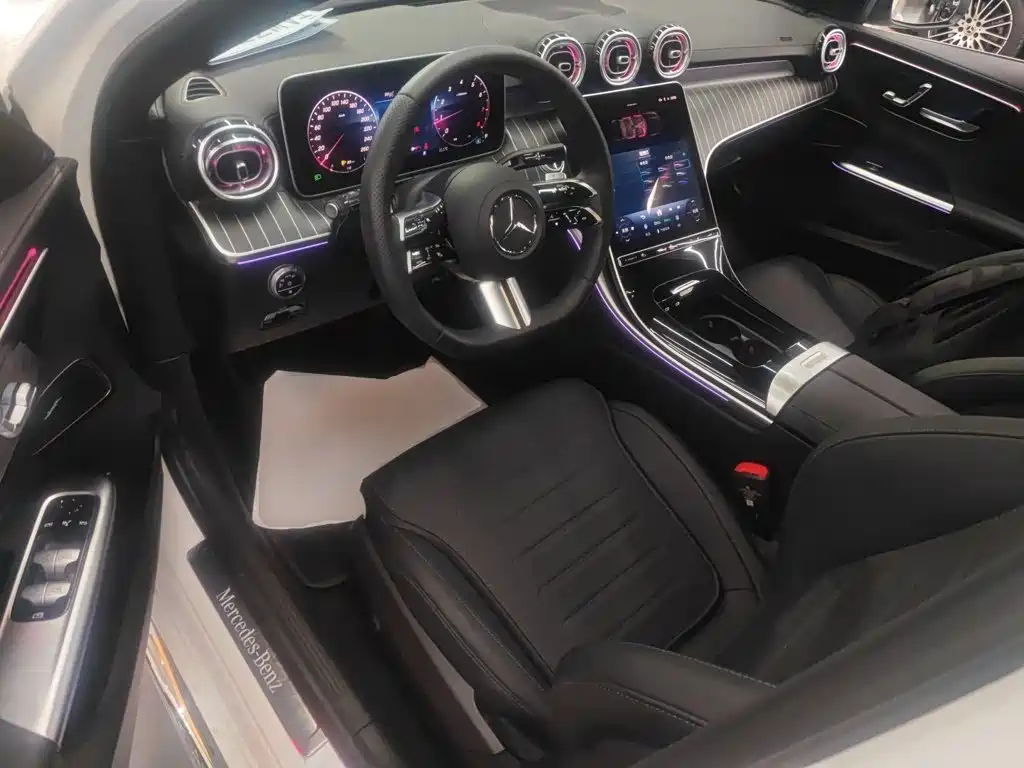 Mercedes-Benz C-Class 2025