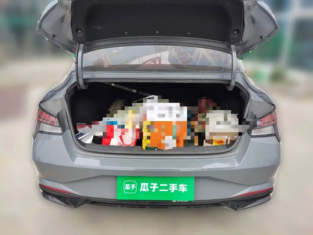 Hyundai Elantra 2023 — фото 10