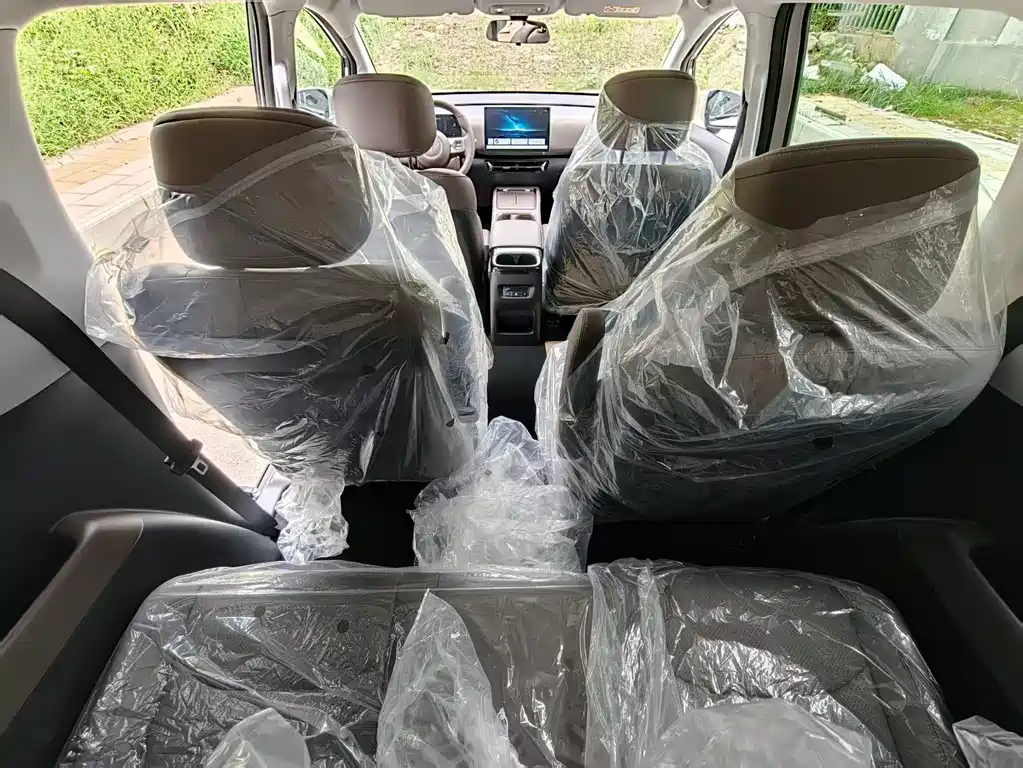 Wuling Starlight 730 EV 2026 — фото 12