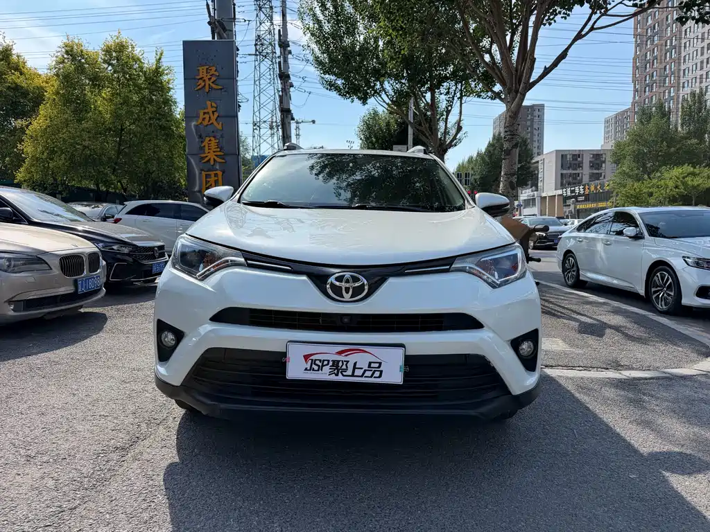 Toyota RAV4 2017 — фото 2