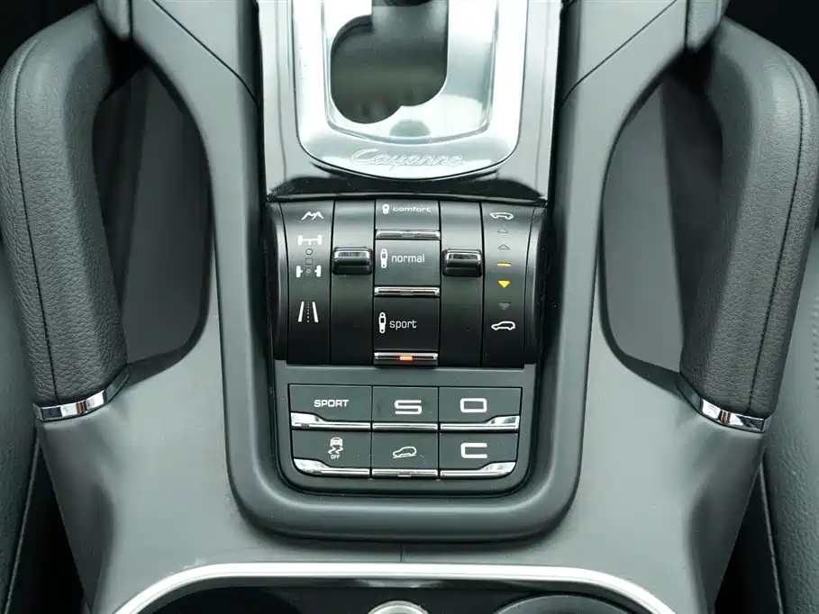 Porsche Cayenne 2013 — фото 19
