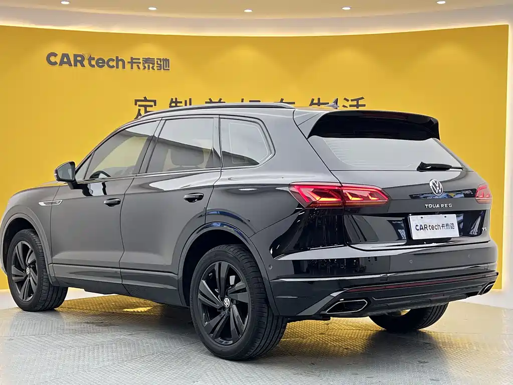 Volkswagen Touareg 2022 — фото 30