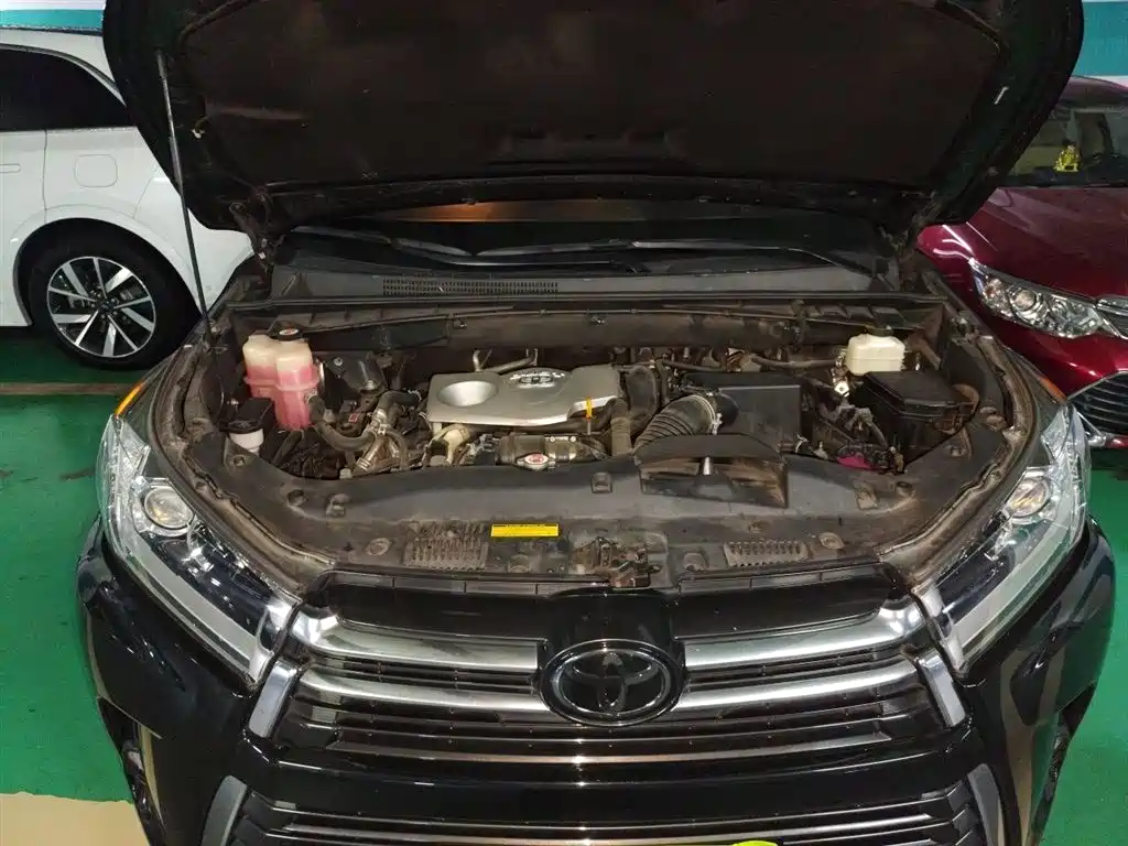Toyota Highlander 2018 — фото 11