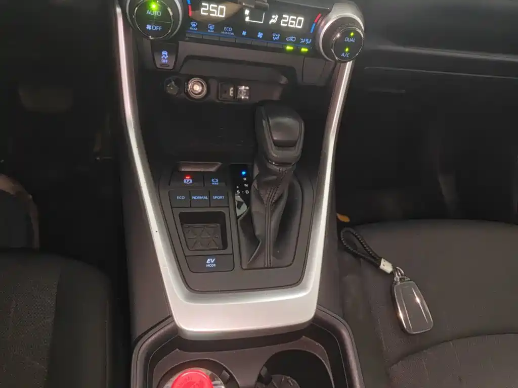 Toyota RAV4 2020 — фото 14
