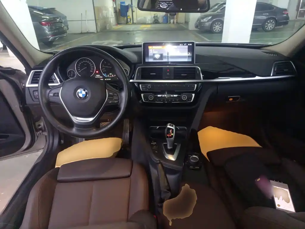 BMW 3 Series 2018 — фото 10