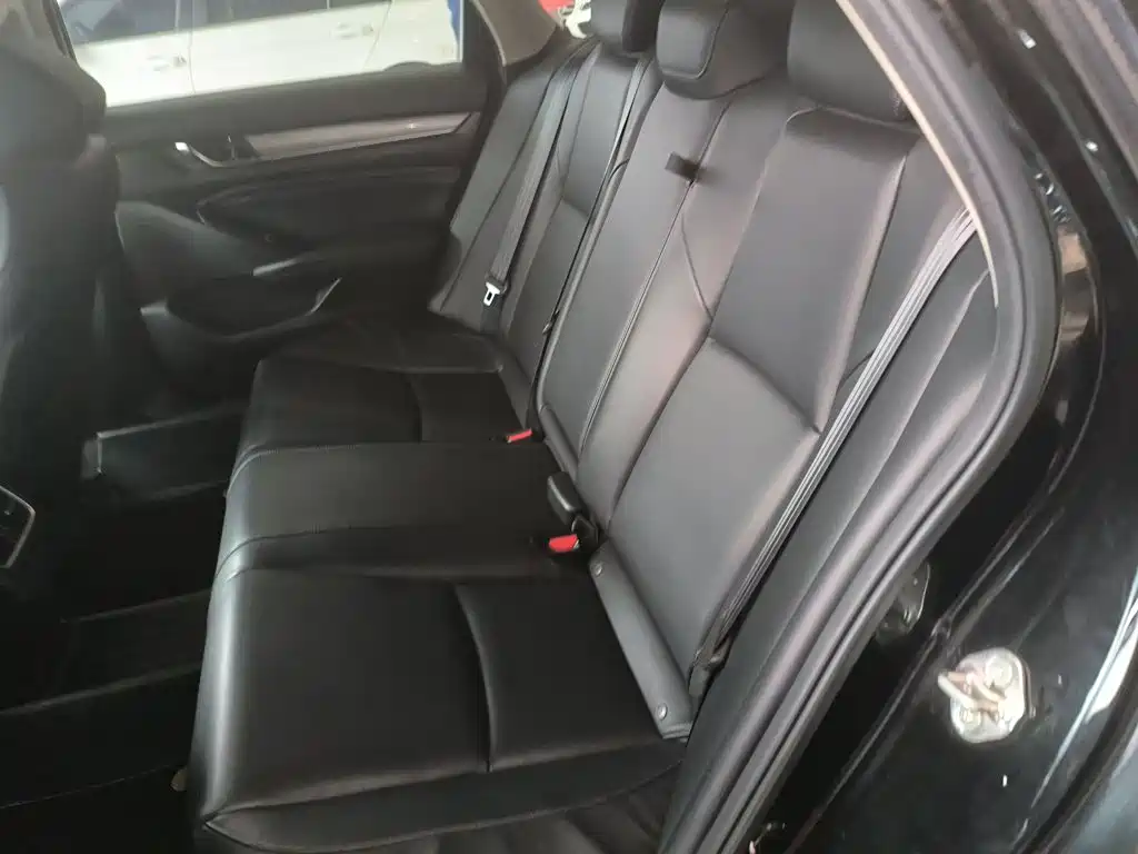 Honda Accord 2021 — фото 17
