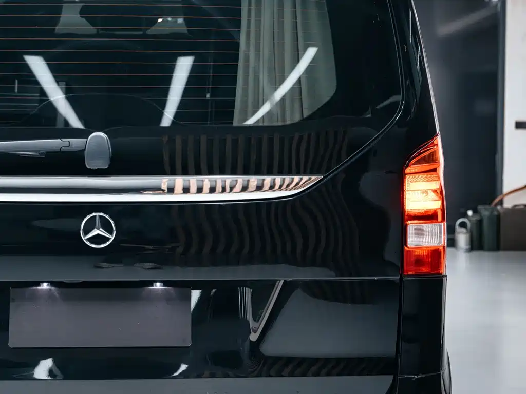 Mercedes-Benz V-Class 2020 — фото 6