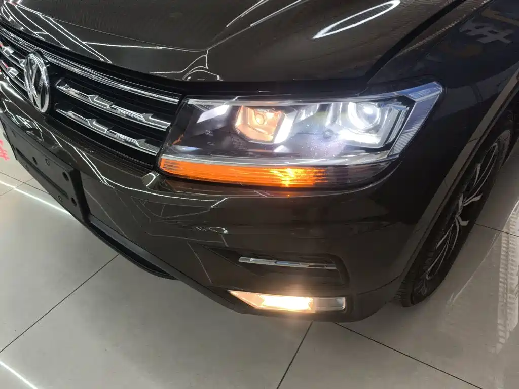Volkswagen Tiguan L 2018 — фото 18