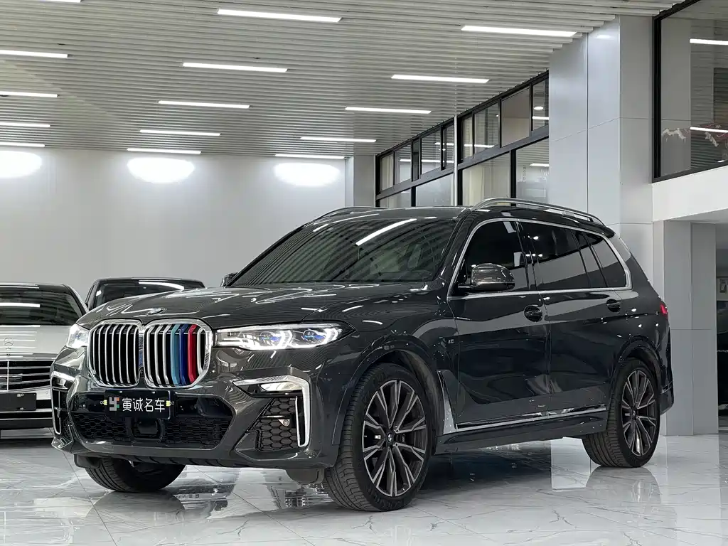 BMW X7 2021 — фото 1
