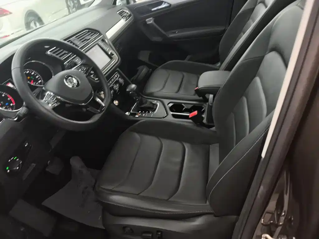 Volkswagen Tiguan L 2018 — фото 11