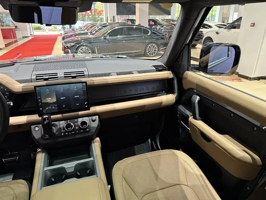 Land Rover Defender 2025 — фото 27