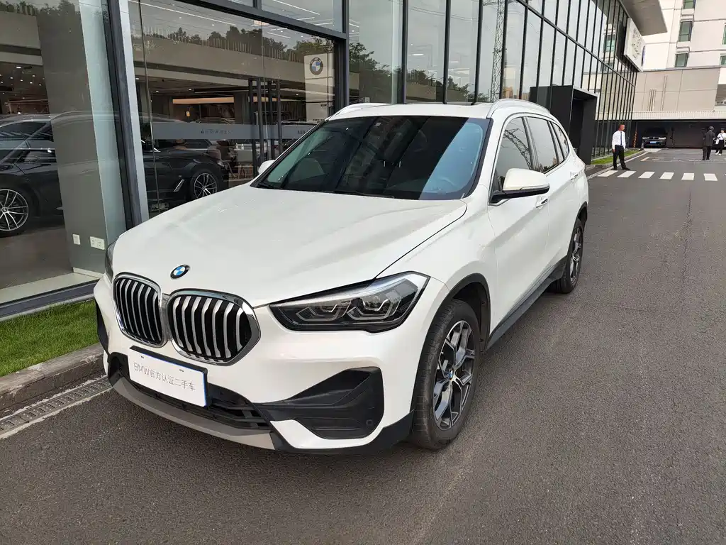 BMW X1 2022 — фото 1