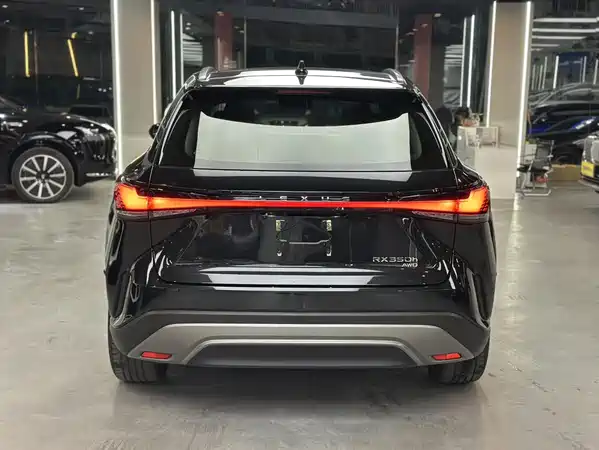 Lexus RX 2025