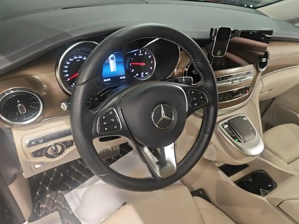 Mercedes-Benz V-Class 2024