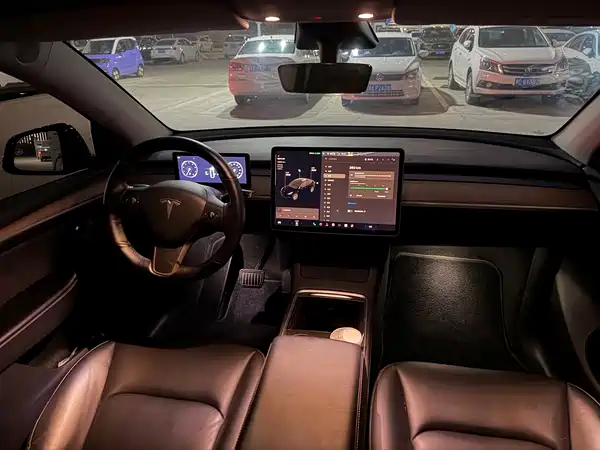 Tesla Model Y 2021