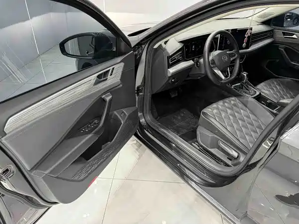 Volkswagen Sagitar 2023