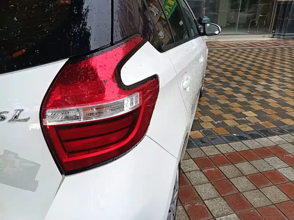 Toyota Yaris L 2019 — фото 8