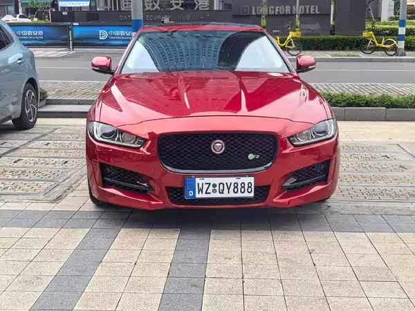Jaguar XE 2015