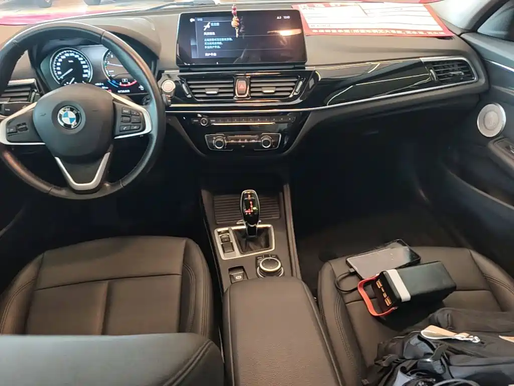 BMW 1 Series 2022 — фото 13