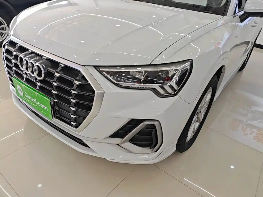 Audi Q3 2019 — фото 18