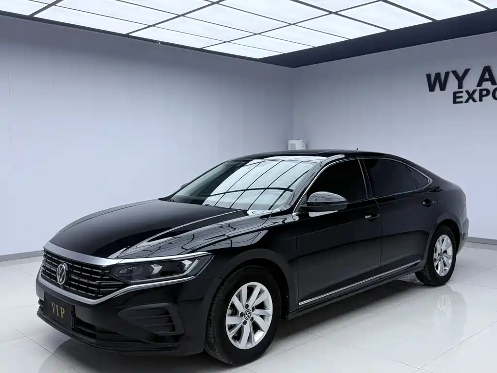 Volkswagen Passat 2023 — фото 1