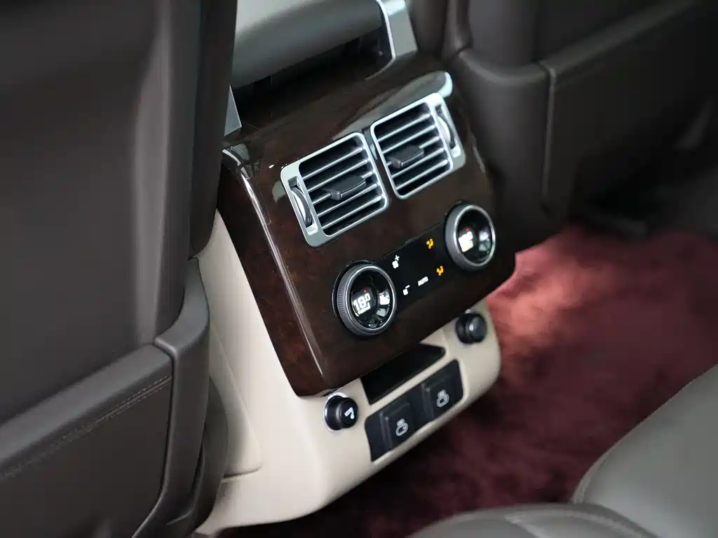 Land Rover Range Rover 2022 — фото 13
