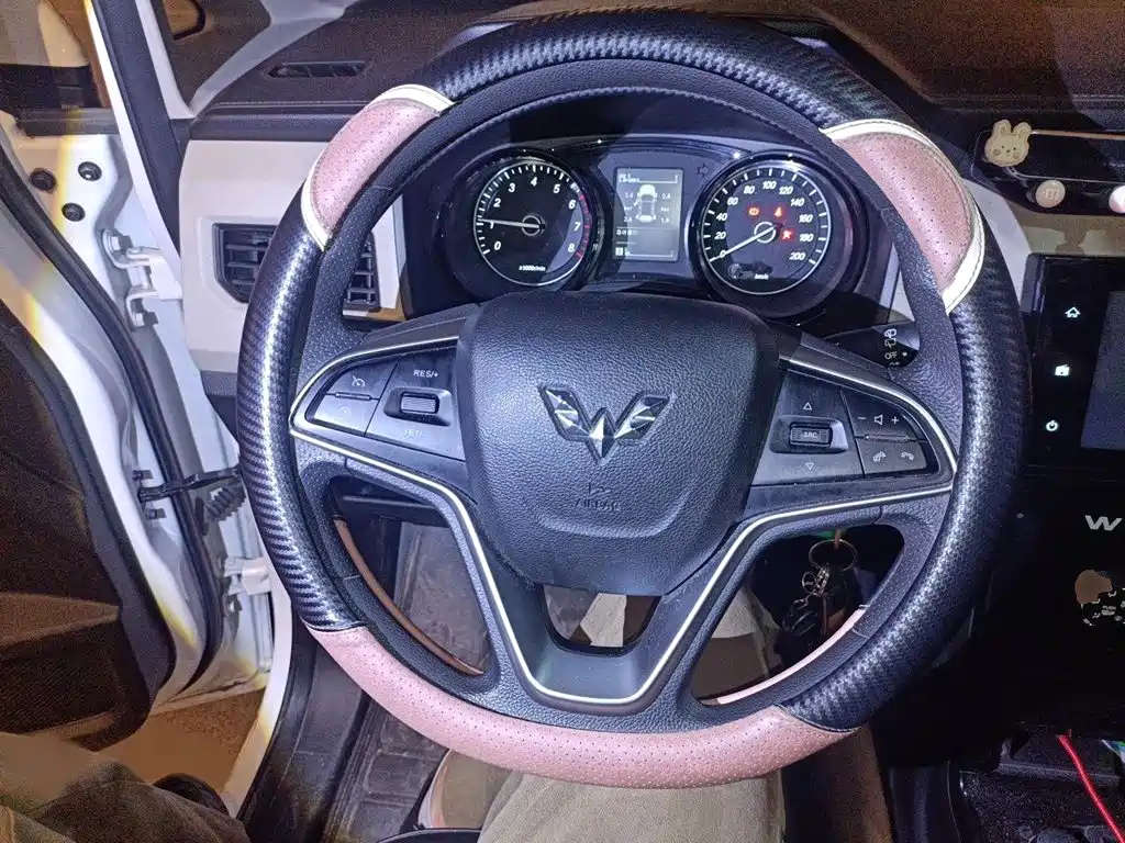 Wuling Hongguang PLUS 2020