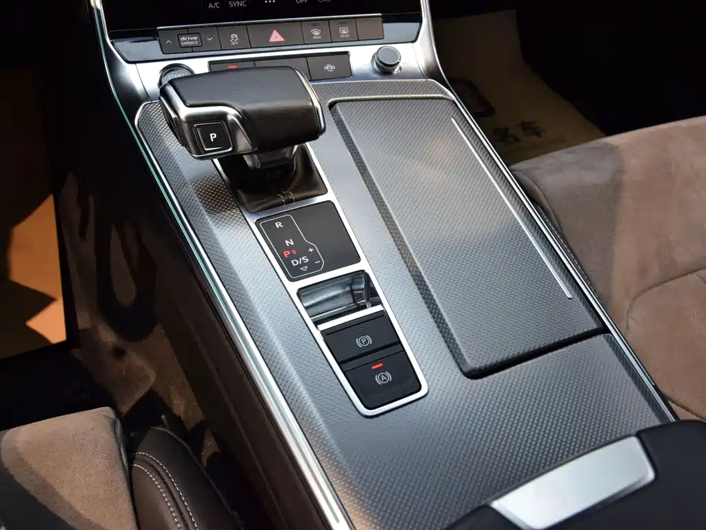 Audi A6L 2022 — фото 18