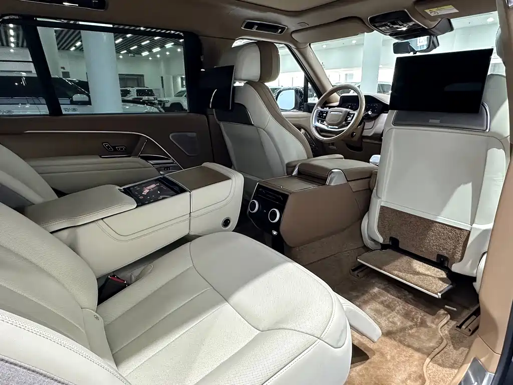 Land Rover Range Rover 2023 — фото 20