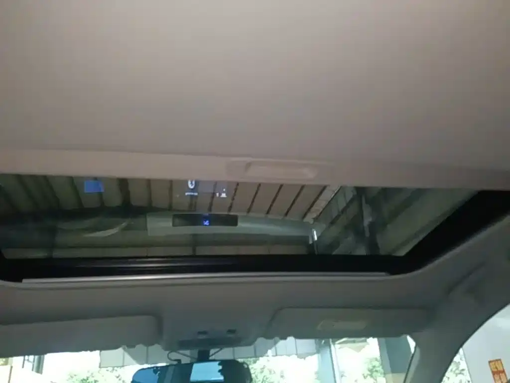 Toyota RAV4 2017 — фото 18