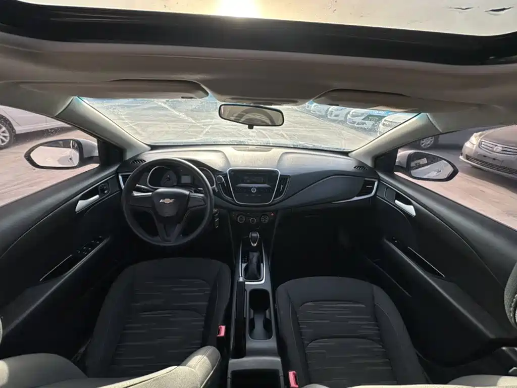 Chevrolet Cavalier 2018 — фото 13