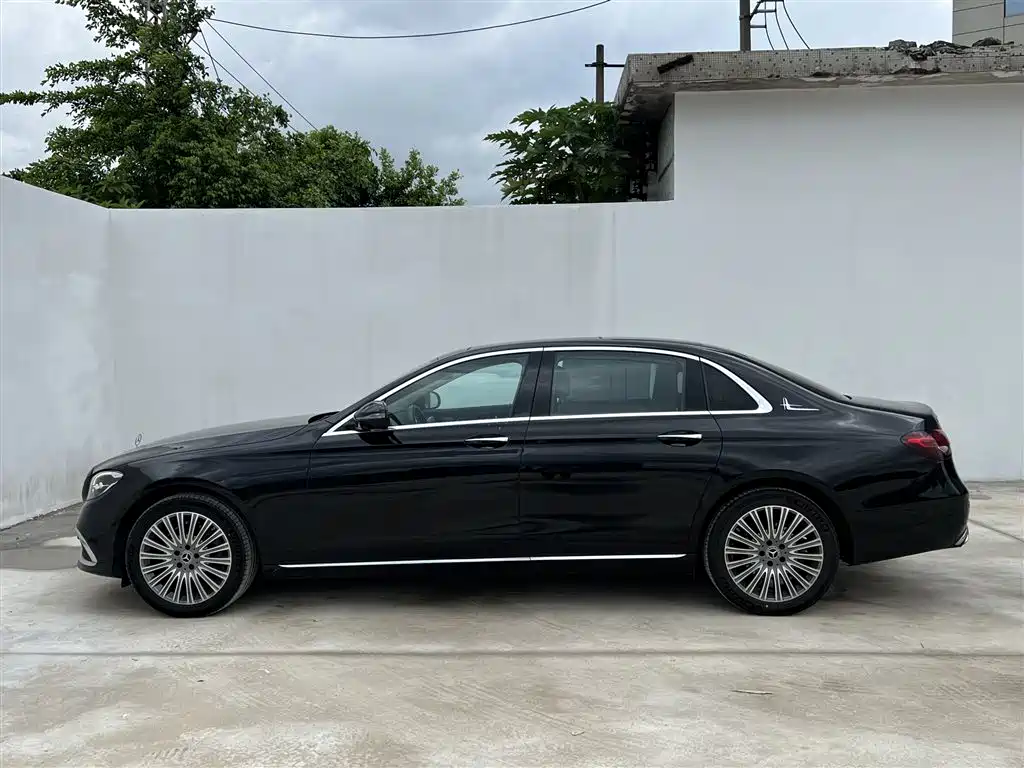 Mercedes-Benz E-Class 2023 — фото 5