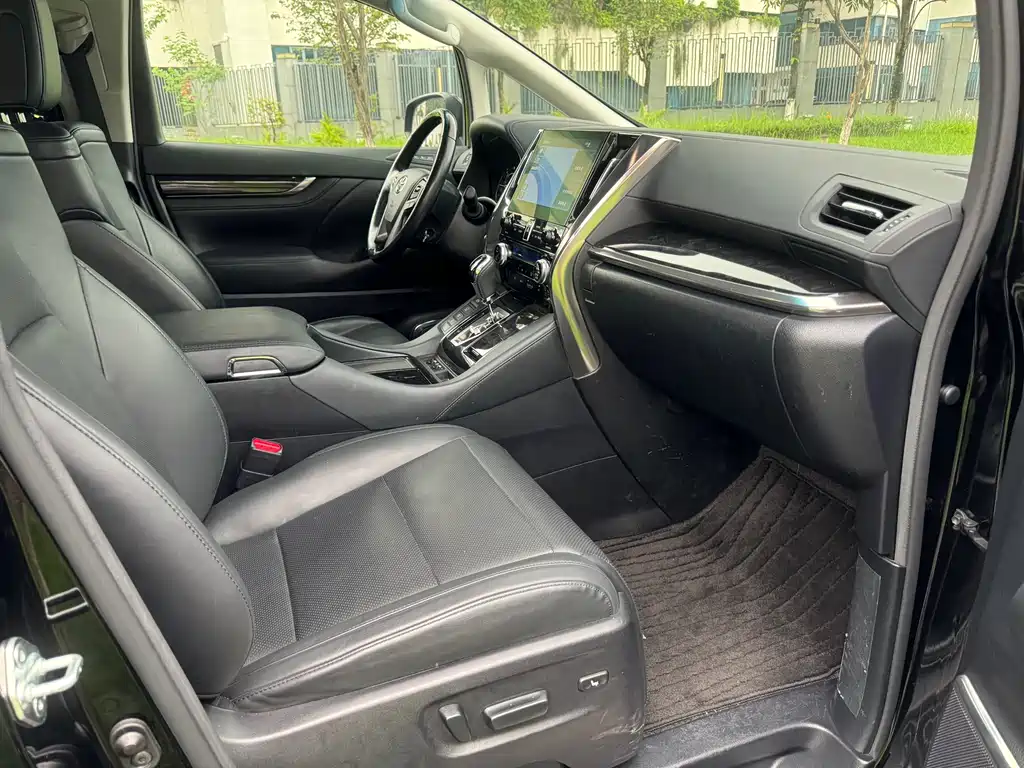 Toyota Vellfire 2021 — фото 12