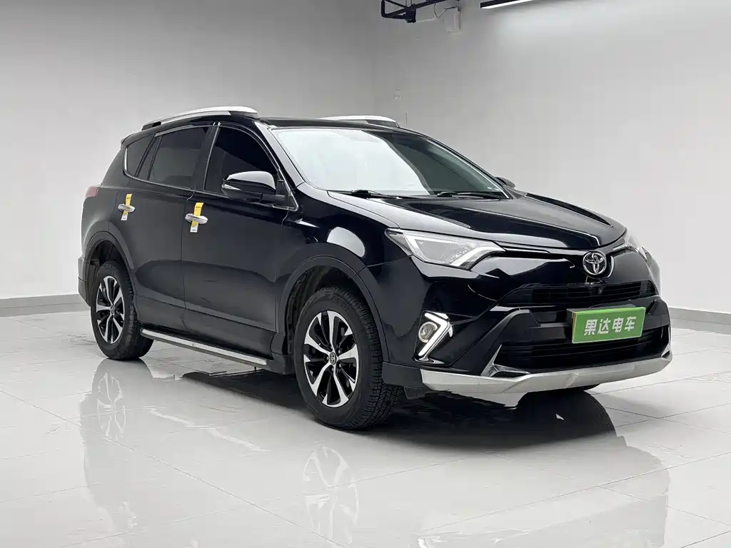 Toyota RAV4 2019 — фото 3