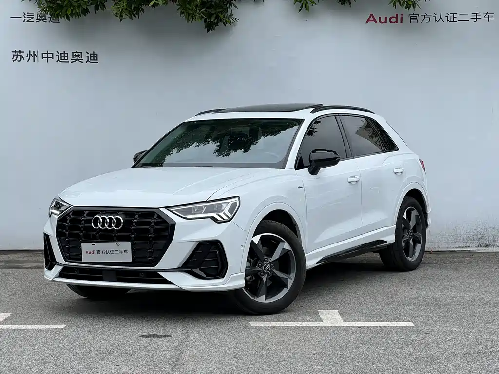Audi Q3 2022 — фото 1