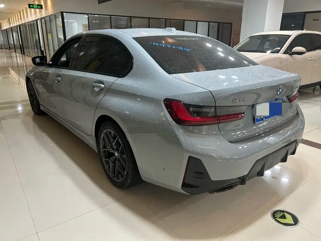 BMW 3 Series 2025 — фото 17