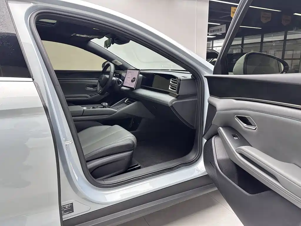 BYD Qin L 2025 — фото 10