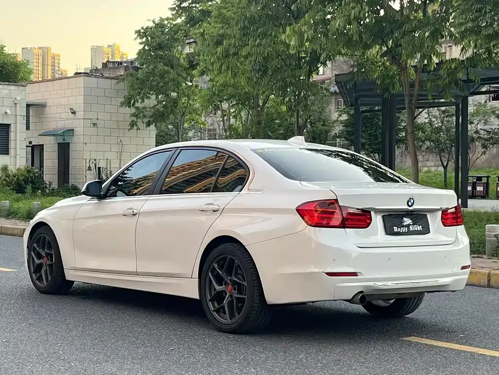 BMW 3 Series 2015 — фото 4