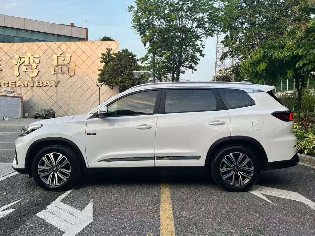 Chery Tiggo 8 2021 — фото 3