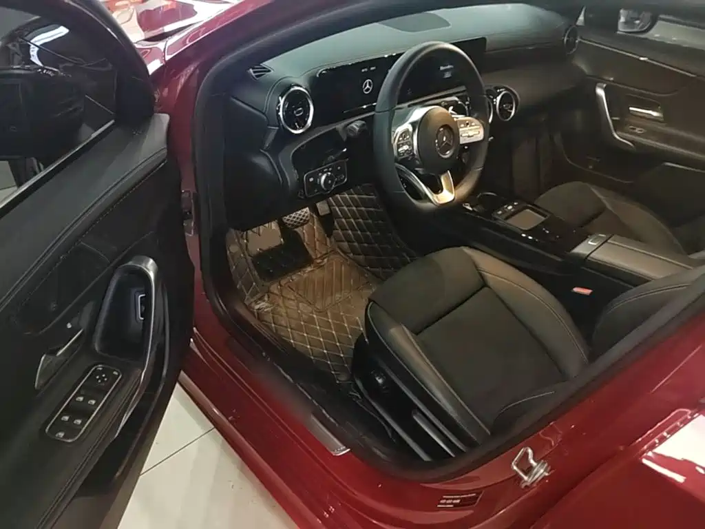 Mercedes-Benz A-Class 2020 — фото 16