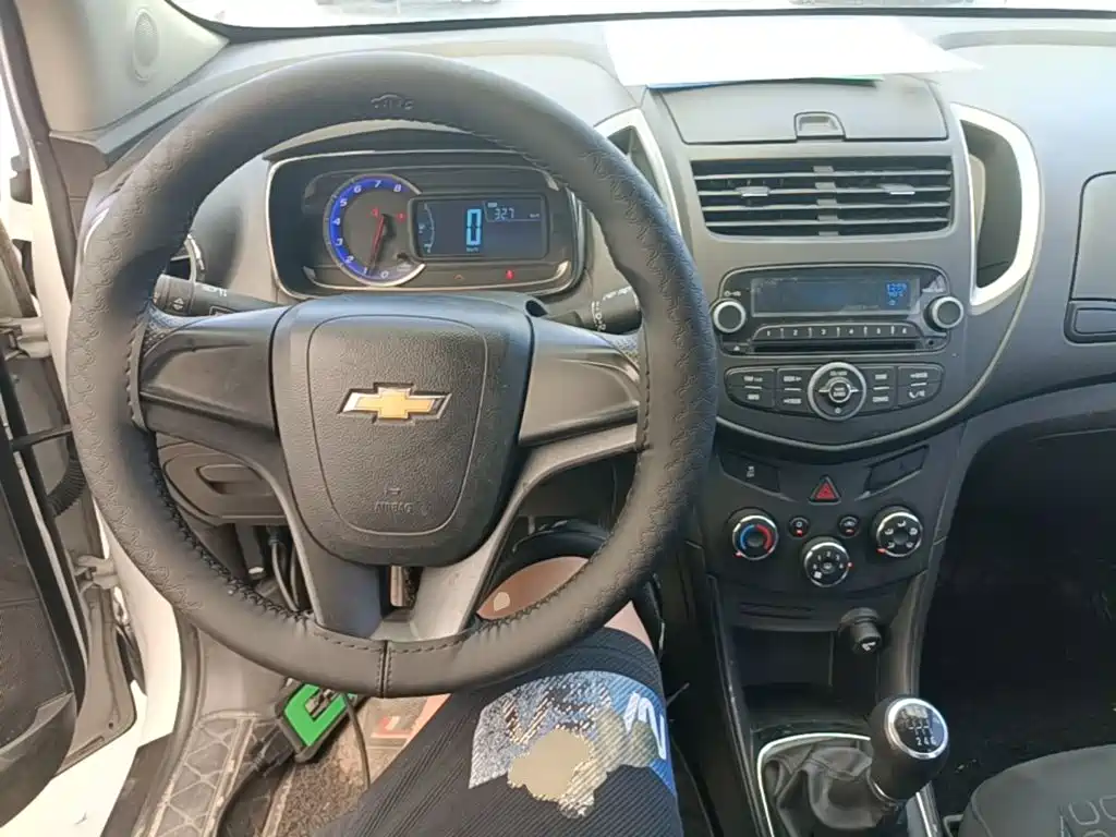 Chevrolet Trax 2015 — фото 10