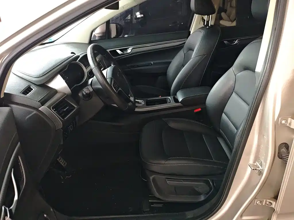 Geely Emgrand GS 2018 — фото 11