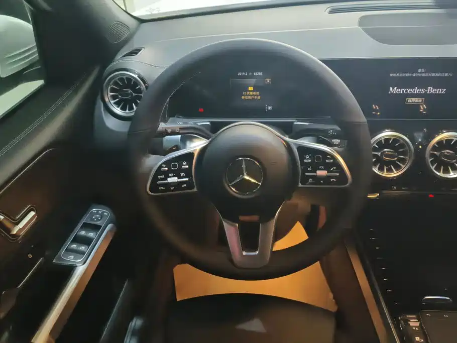 Mercedes-Benz GLB 2023 — фото 15