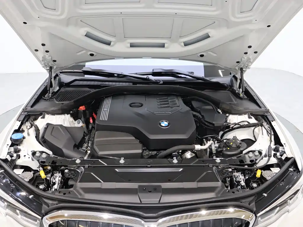 BMW 3 Series 2022 — фото 13