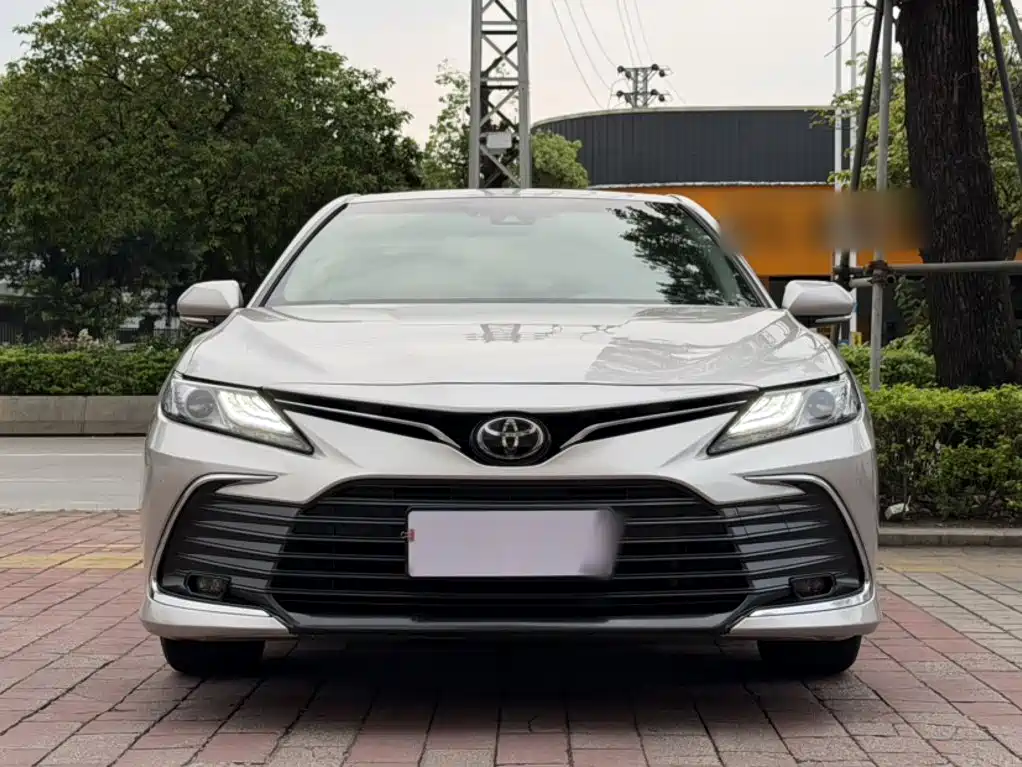 Toyota Camry 2022 — фото 22