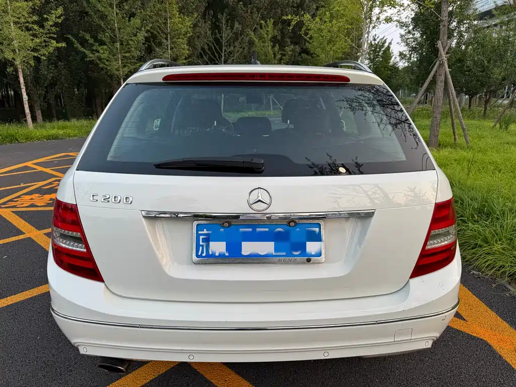 Mercedes-Benz C-Class 2011