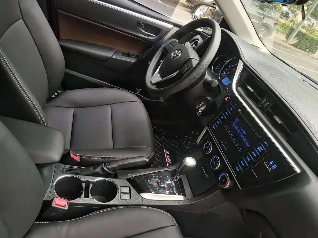 Toyota Corolla 2017 — фото 18