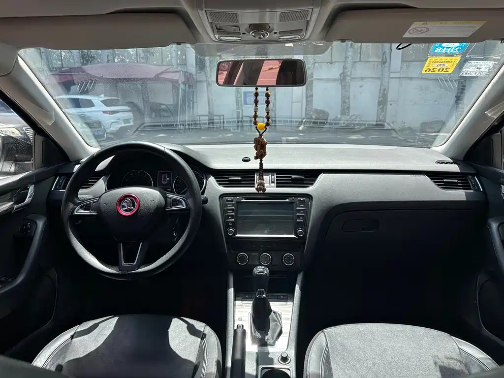 Skoda Octavia 2016 — фото 22