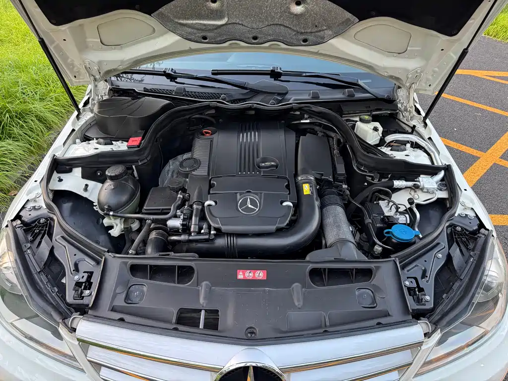 Mercedes-Benz C-Class 2011 — фото 23