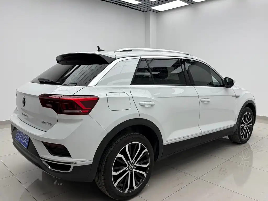 Volkswagen T-Roc 2023 — фото 6